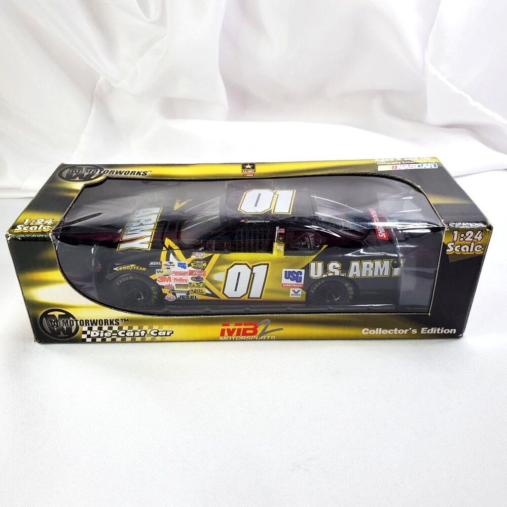 VTG Motorworks Joe Nemechek U.S. Army 01 NASCAR 1:24 Scale Die-Cast Car 2003 - Picture 2 of 9